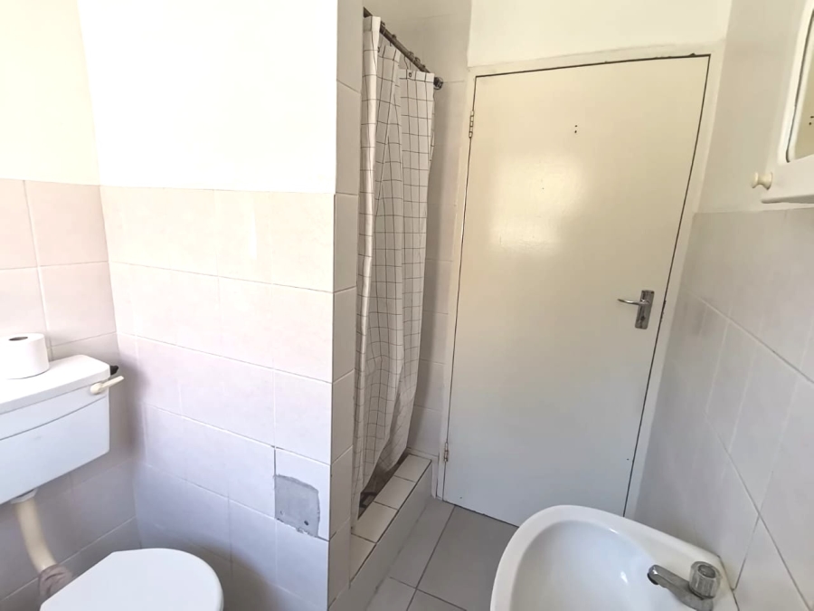 2 Bedroom Property for Sale in Oakglen Western Cape